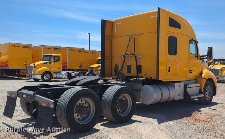 image for item NW9518 2019 Kenworth  T680 semi truck