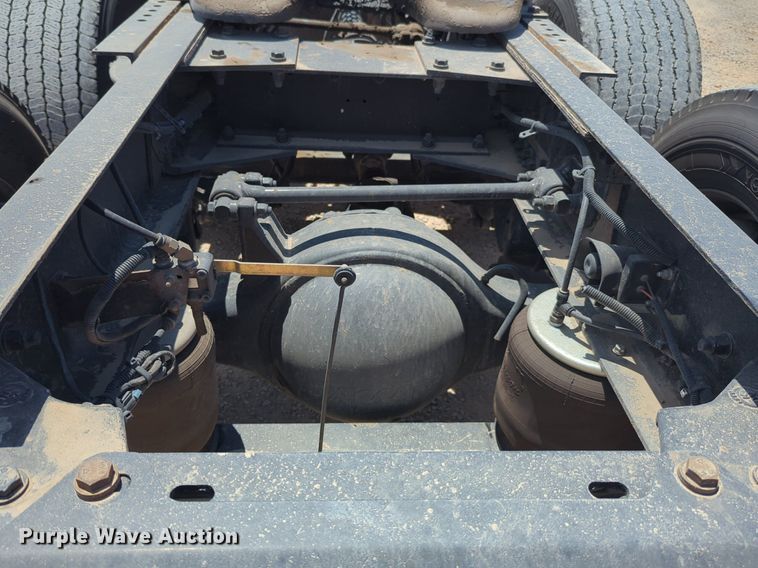 image for item NW9518 2019 Kenworth  T680 semi truck