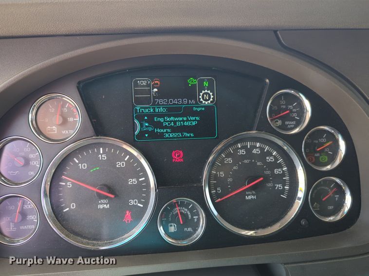 image for item NW9518 2019 Kenworth  T680 semi truck