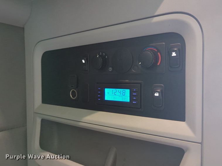 image for item NW9518 2019 Kenworth  T680 semi truck