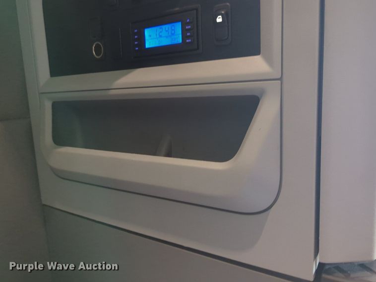 image for item NW9518 2019 Kenworth  T680 semi truck