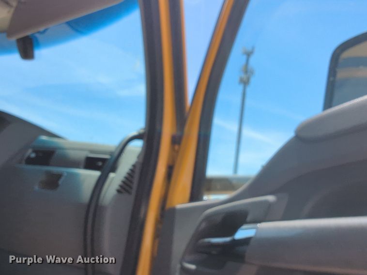 image for item NW9518 2019 Kenworth  T680 semi truck