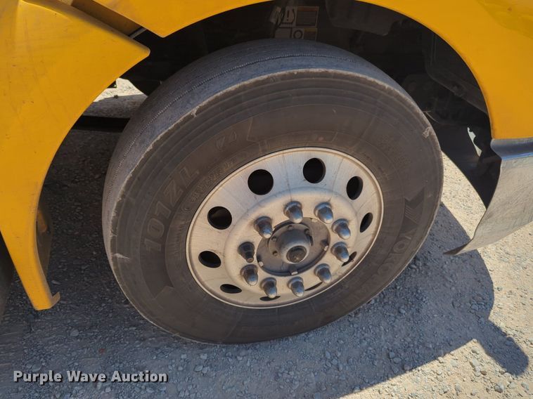 image for item NW9518 2019 Kenworth  T680 semi truck