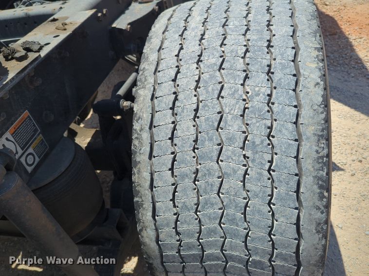 image for item NW9518 2019 Kenworth  T680 semi truck