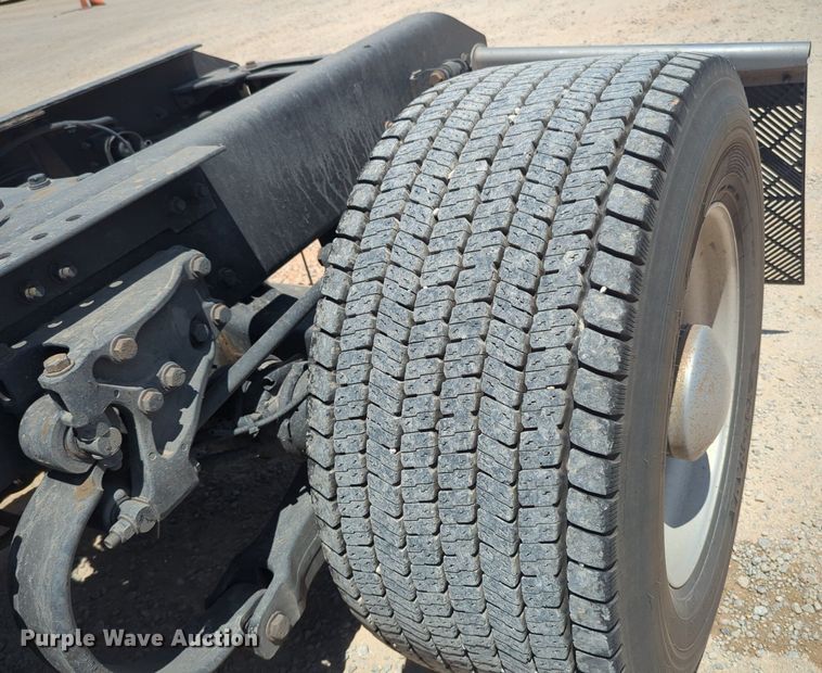 image for item NW9518 2019 Kenworth  T680 semi truck