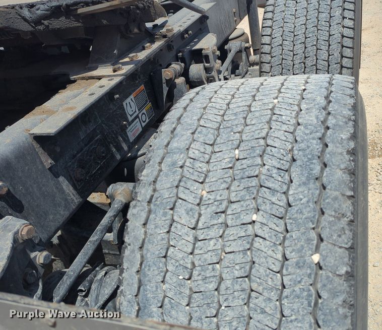 image for item NW9518 2019 Kenworth  T680 semi truck