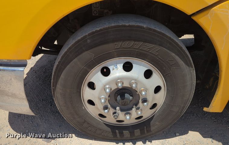 image for item NW9518 2019 Kenworth  T680 semi truck