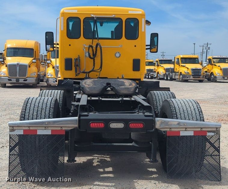 image for item NW9519 2020 Kenworth  T680 semi truck