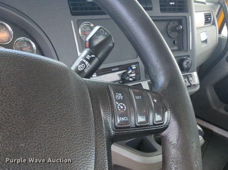 image for item NW9519 2020 Kenworth  T680 semi truck