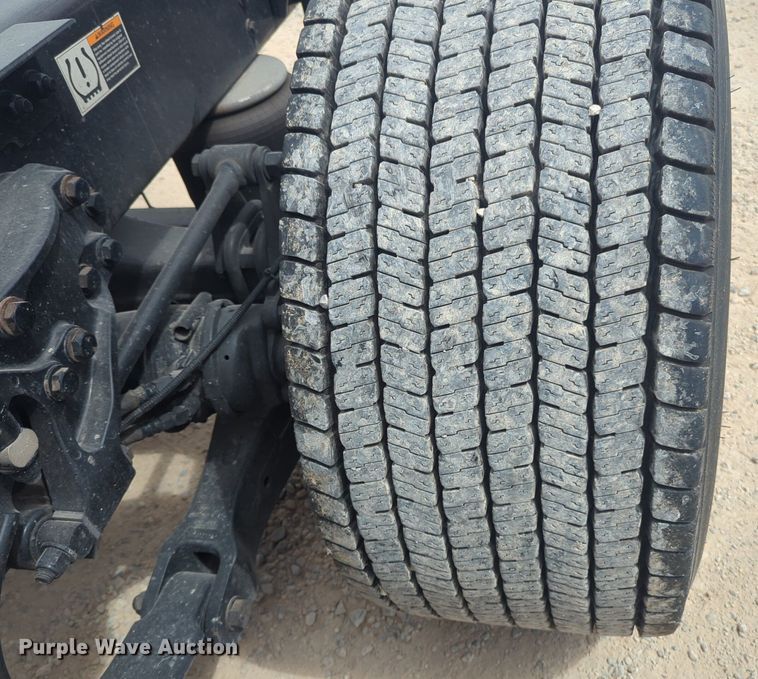 image for item NW9519 2020 Kenworth  T680 semi truck