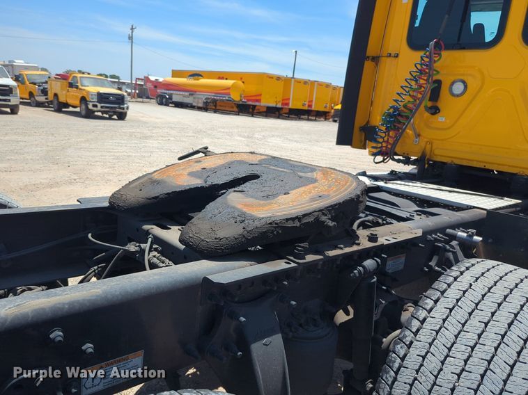 image for item NW9520 2020 Freightliner  Cascadia 126 semi truck