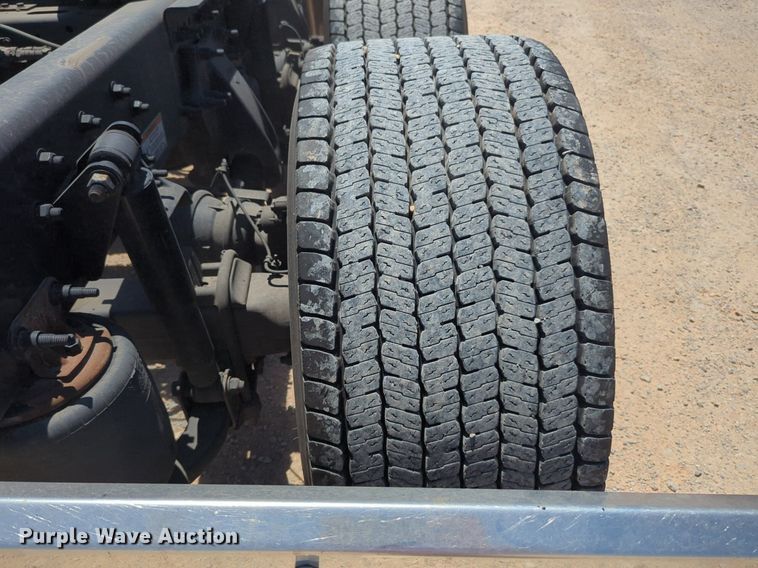 image for item NW9520 2020 Freightliner  Cascadia 126 semi truck