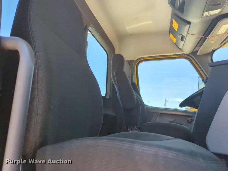 image for item NW9521 2021 Freightliner  Cascadia 126 semi truck