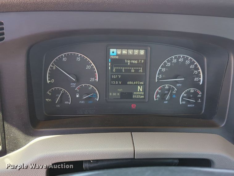 image for item NW9521 2021 Freightliner  Cascadia 126 semi truck