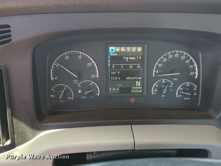 image for item NW9521 2021 Freightliner  Cascadia 126 semi truck