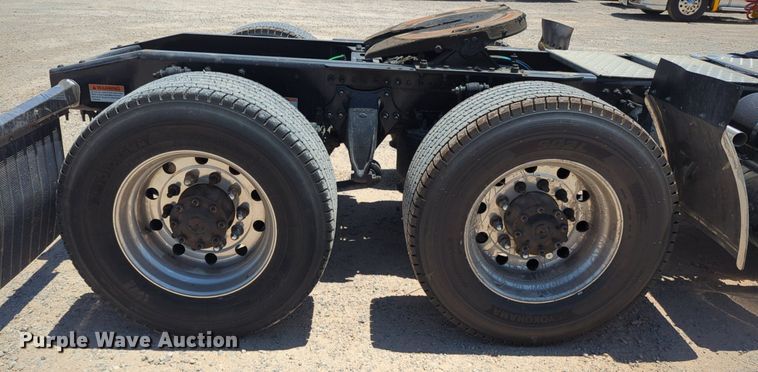 image for item NW9521 2021 Freightliner  Cascadia 126 semi truck