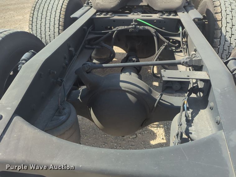 image for item NW9524 2021 Freightliner  Cascadia 126 semi truck