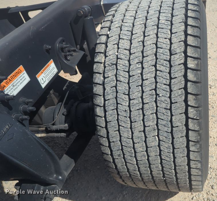 image for item NW9524 2021 Freightliner  Cascadia 126 semi truck