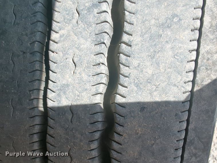 image for item NW9524 2021 Freightliner  Cascadia 126 semi truck