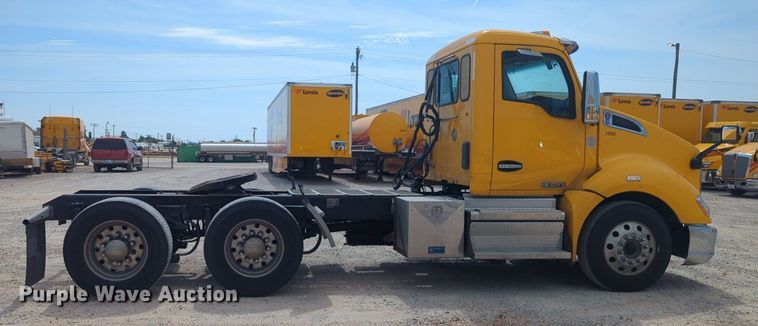 image for item NW9525 2021 Kenworth  T680 semi truck