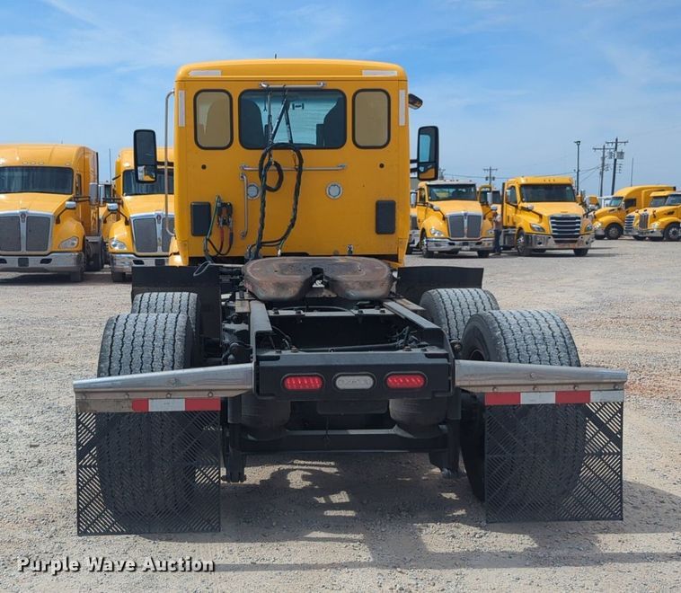 image for item NW9525 2021 Kenworth  T680 semi truck