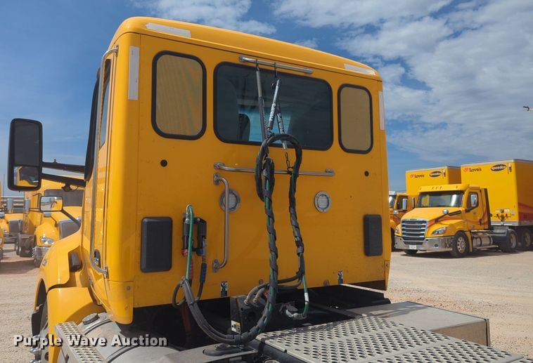 image for item NW9525 2021 Kenworth  T680 semi truck