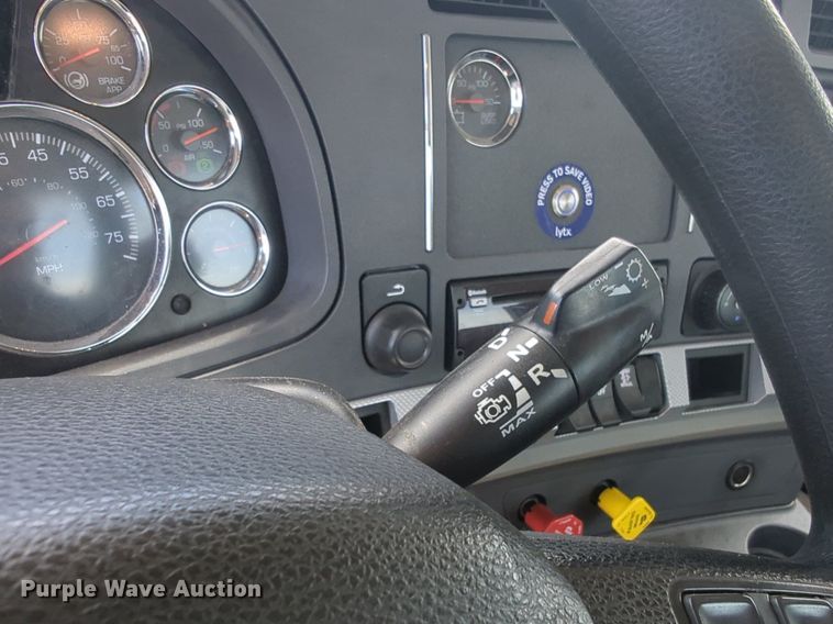 image for item NW9525 2021 Kenworth  T680 semi truck