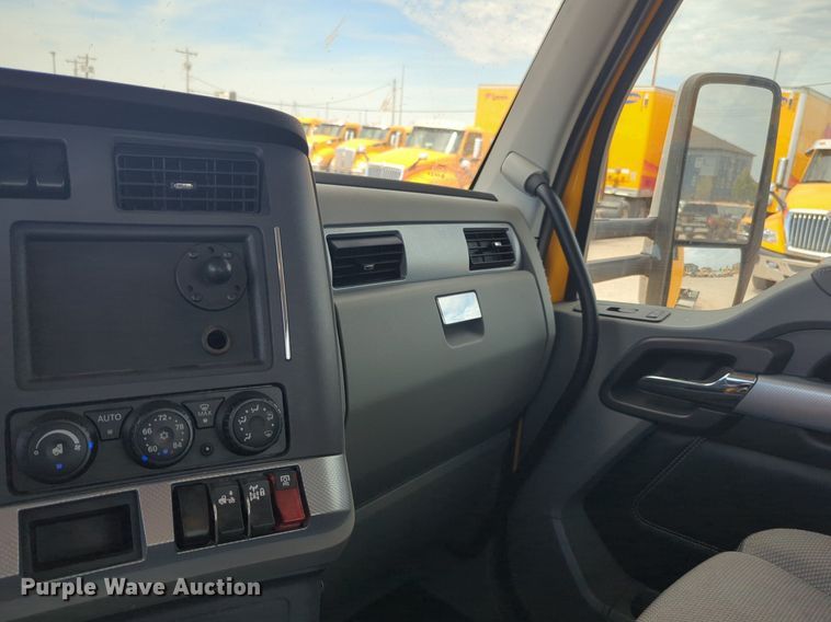 image for item NW9525 2021 Kenworth  T680 semi truck