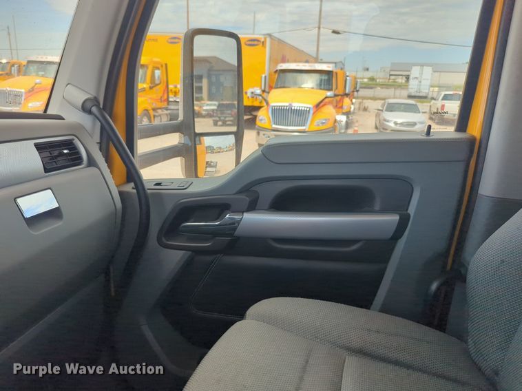 image for item NW9525 2021 Kenworth  T680 semi truck