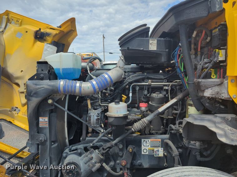 image for item NW9525 2021 Kenworth  T680 semi truck