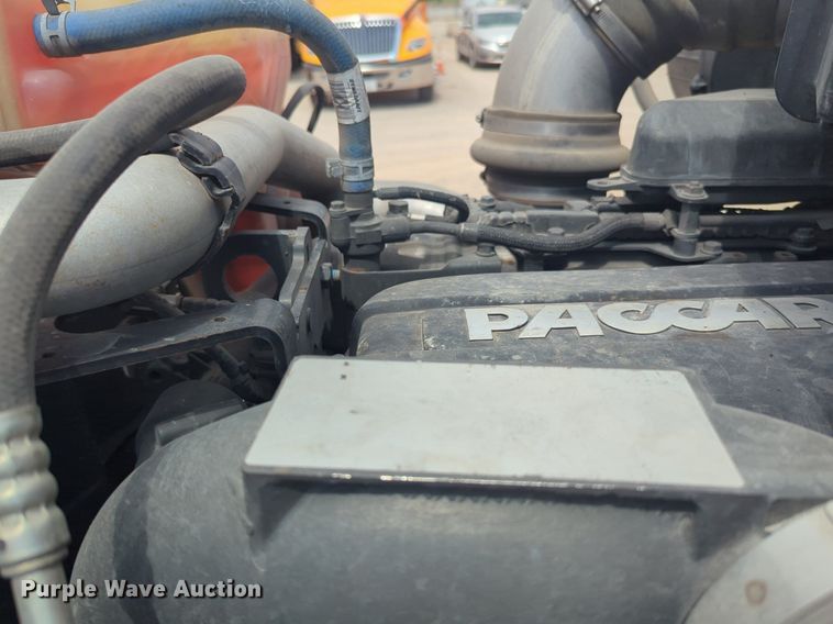 image for item NW9525 2021 Kenworth  T680 semi truck