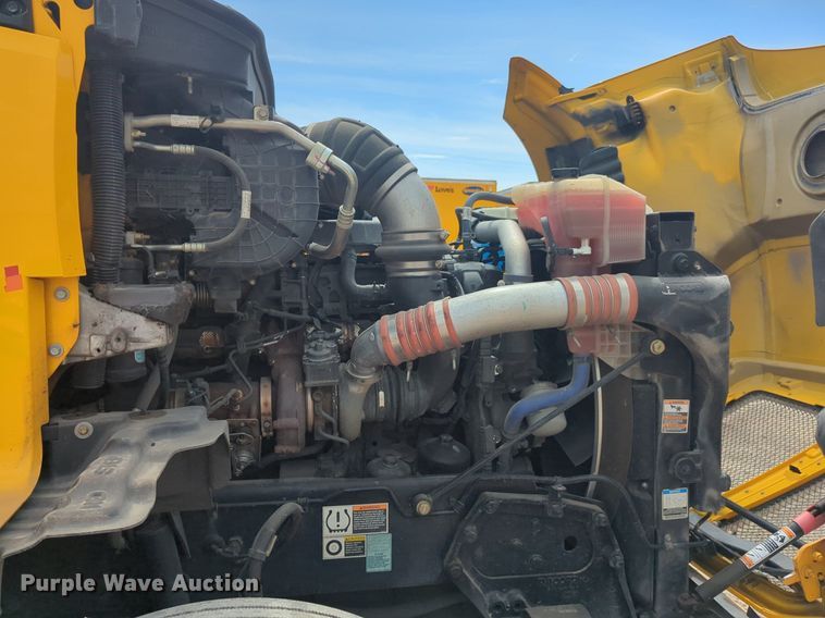 image for item NW9525 2021 Kenworth  T680 semi truck