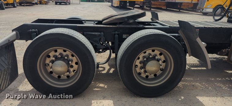 image for item NW9525 2021 Kenworth  T680 semi truck