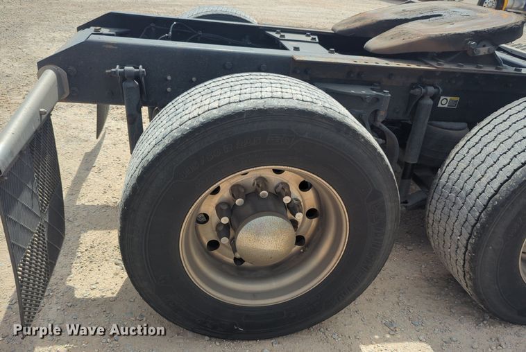 image for item NW9525 2021 Kenworth  T680 semi truck