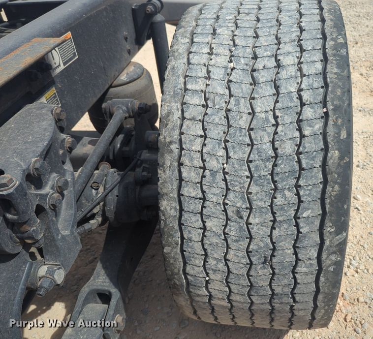 image for item NW9525 2021 Kenworth  T680 semi truck