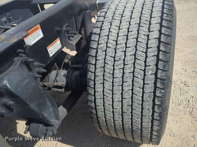 image for item NW9526 2022 Freightliner  Cascadia 126 semi truck