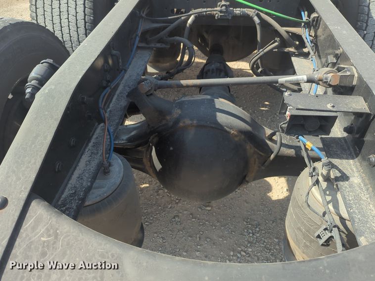 image for item NW9532 2021 Freightliner  Cascadia 126 semi truck