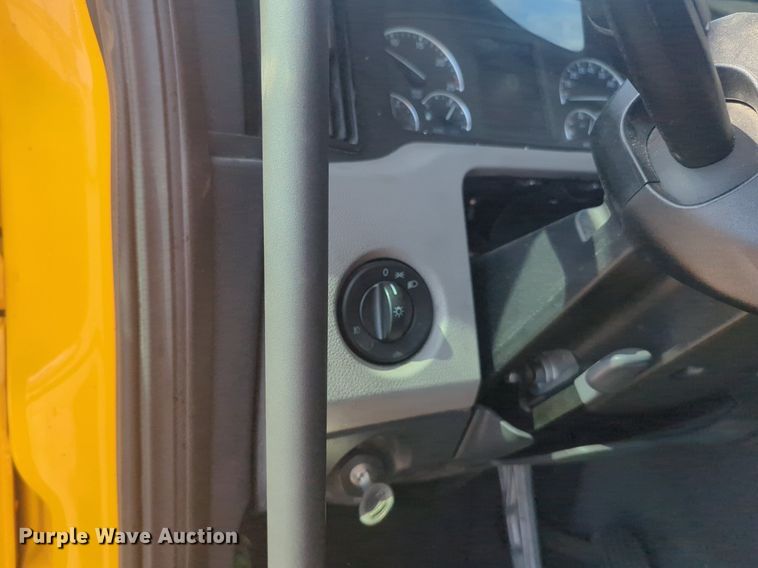 image for item NW9532 2021 Freightliner  Cascadia 126 semi truck