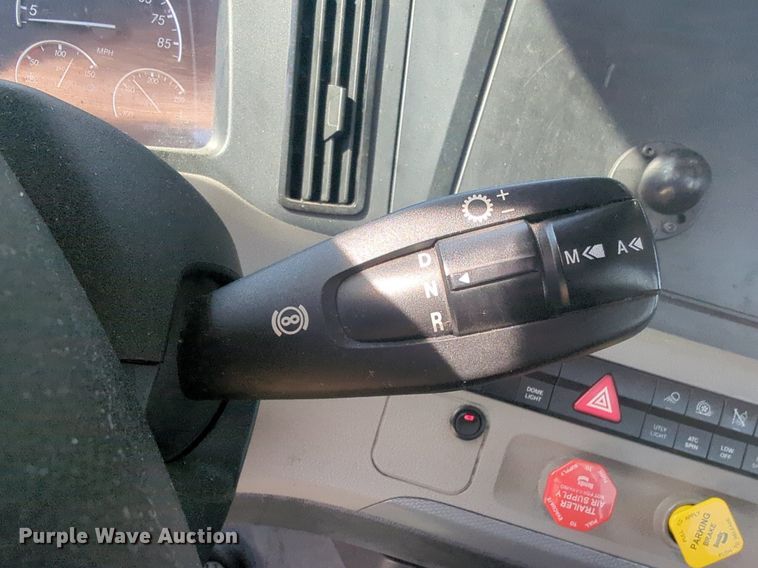 image for item NW9532 2021 Freightliner  Cascadia 126 semi truck