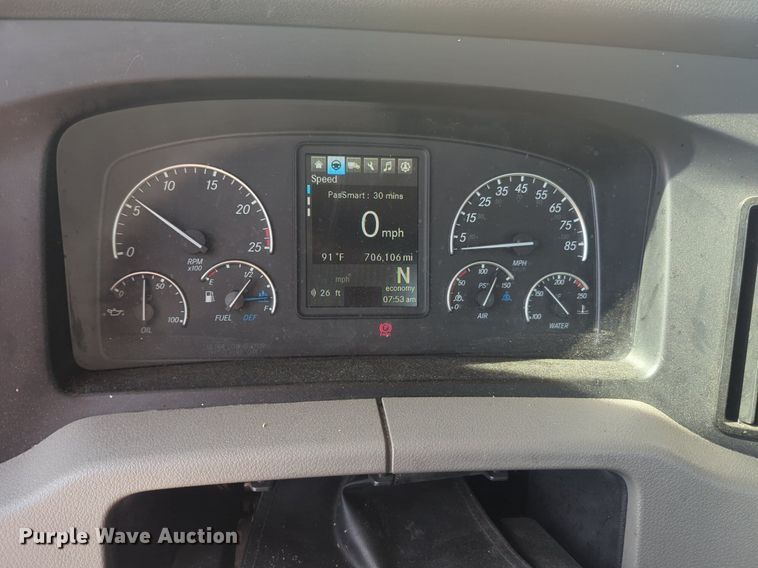 image for item NW9532 2021 Freightliner  Cascadia 126 semi truck