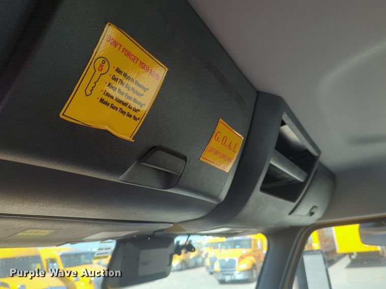 image for item NW9532 2021 Freightliner  Cascadia 126 semi truck