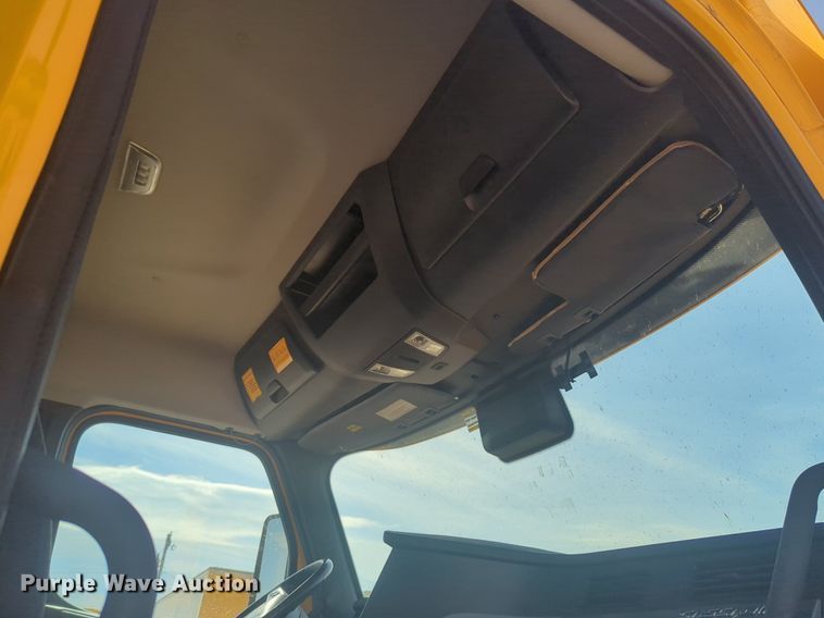 image for item NW9532 2021 Freightliner  Cascadia 126 semi truck