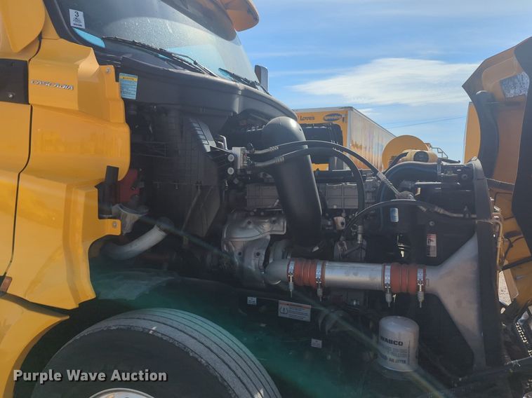 image for item NW9532 2021 Freightliner  Cascadia 126 semi truck