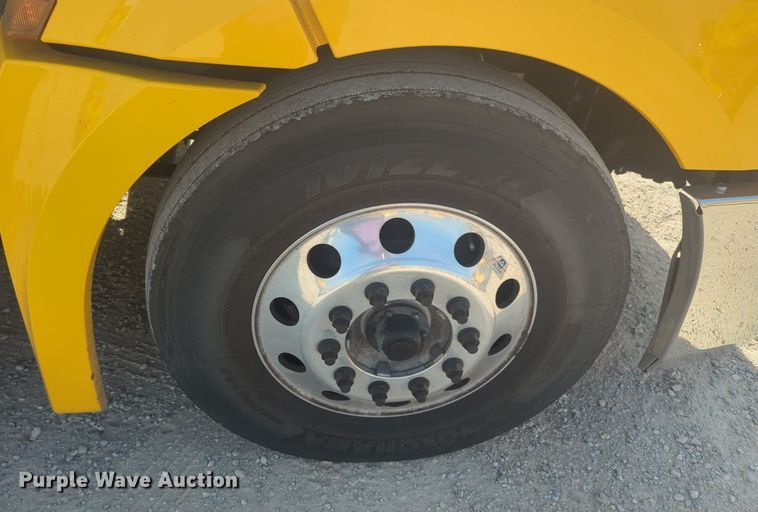 image for item NW9532 2021 Freightliner  Cascadia 126 semi truck