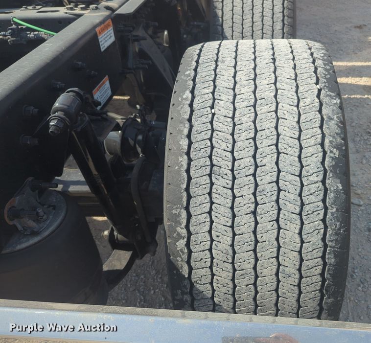 image for item NW9532 2021 Freightliner  Cascadia 126 semi truck