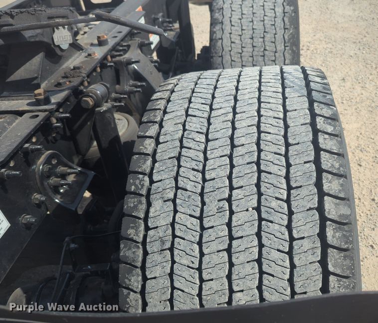 image for item NW9532 2021 Freightliner  Cascadia 126 semi truck