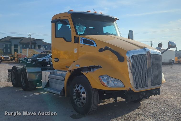 image for item NW9534 2020 Kenworth T680 semi truck