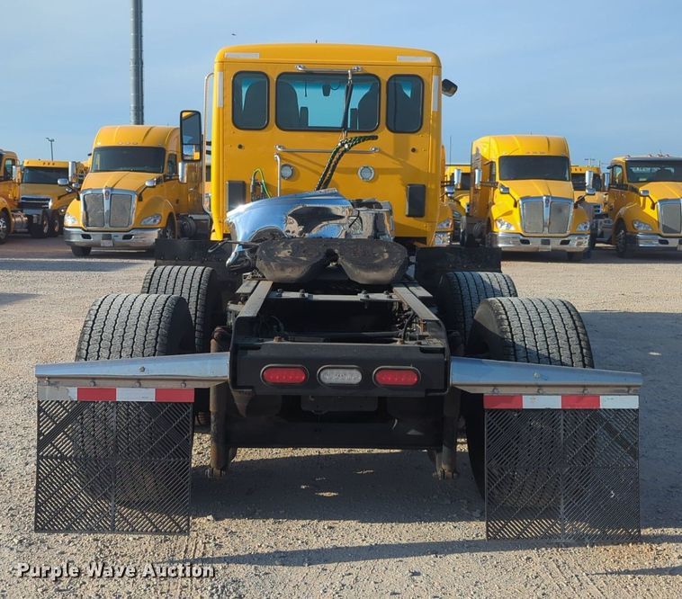 image for item NW9534 2020 Kenworth T680 semi truck