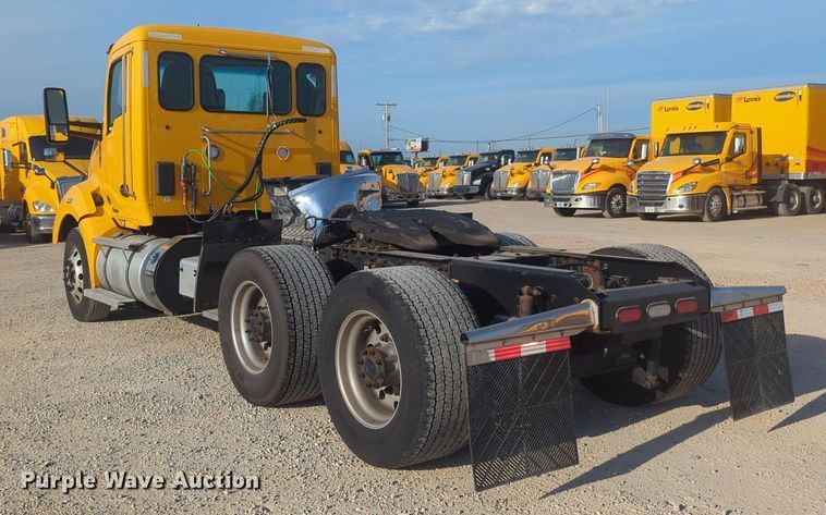 image for item NW9534 2020 Kenworth T680 semi truck