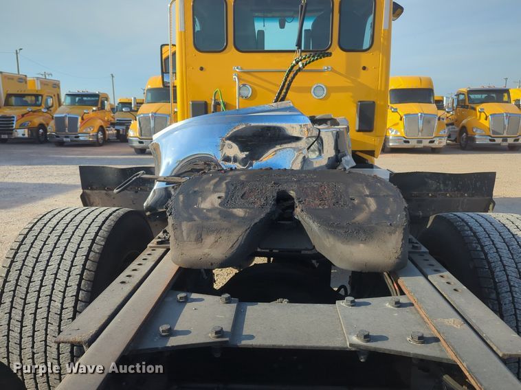 image for item NW9534 2020 Kenworth T680 semi truck